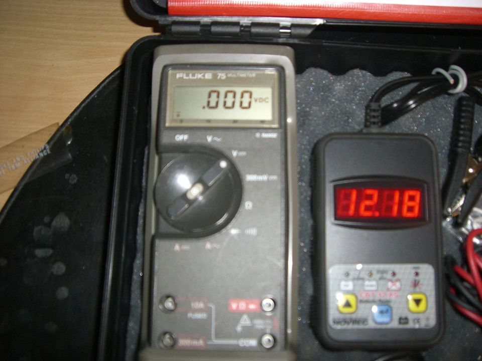 Fluke 75 Multimeter +.AC/DC  Camp Meter MS+  Autobatterie Tester in Mönchengladbach