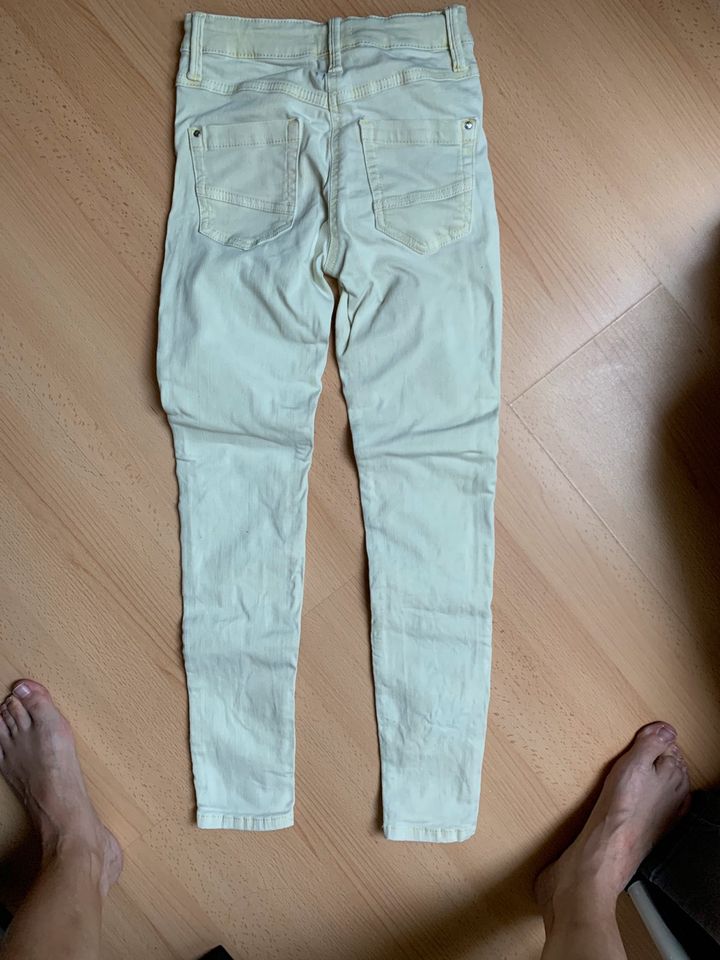 S. Oliver Jeans gelb Gr. 146 Slim in Markvippach