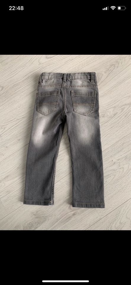 Jeans grau 86 / 92 in Weibersbrunn