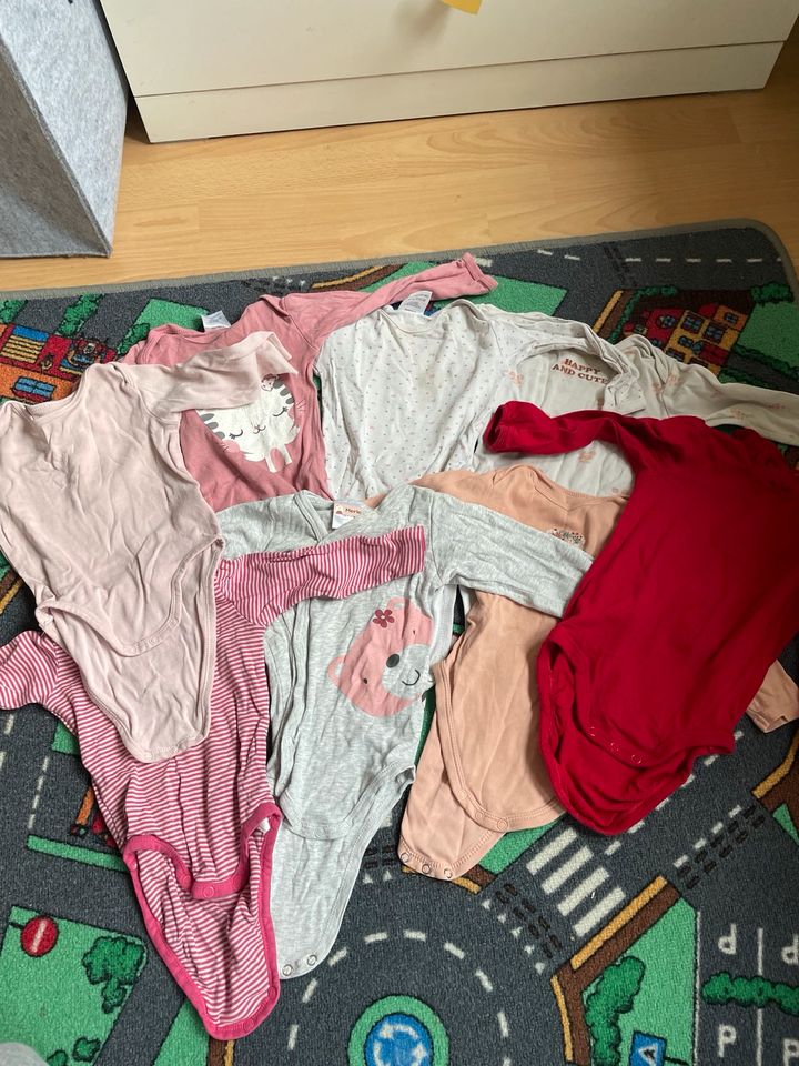 Kleiderpaket Bekleidungspaket 74/80 Mädchen (68 Teile) in Berlin