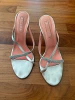 Escada Riemchen Sandalette mit Strasssteinen Gr. 40 Berlin - Wilmersdorf Vorschau