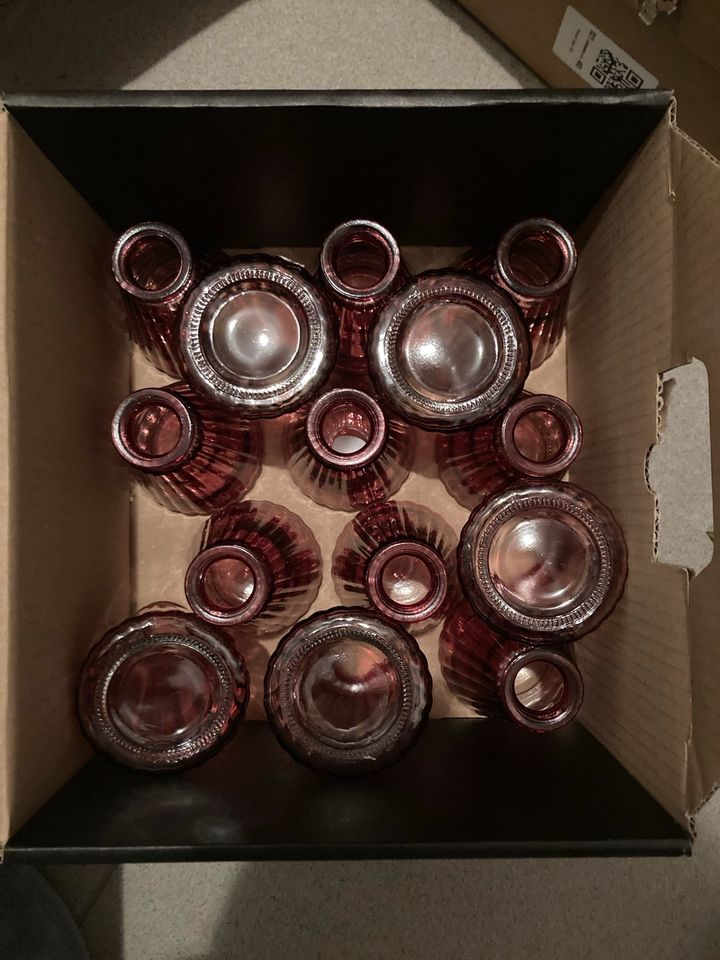 14 rote Vasen, Hochzeitsdeko in Bruchsal