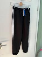 Adidas Jogginghose Sweat Pant Hose schwarz 3 Stripes XS 32 NEU Nordrhein-Westfalen - Brilon Vorschau
