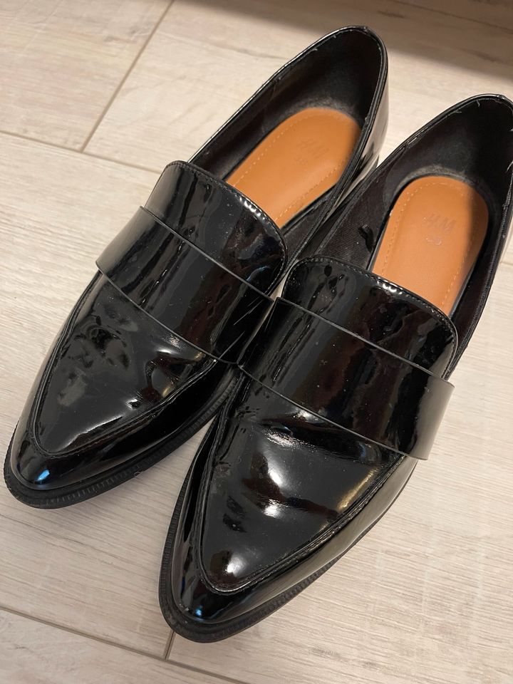 Loafer Pumps - Slipper, schwarz Gr. 38 H&M, neuwertig in Geseke