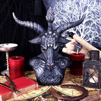 Baphomet Büste 33cm Sonne Mond Esoterik handbemalt Figur Sachsen-Anhalt - Schönebeck (Elbe) Vorschau