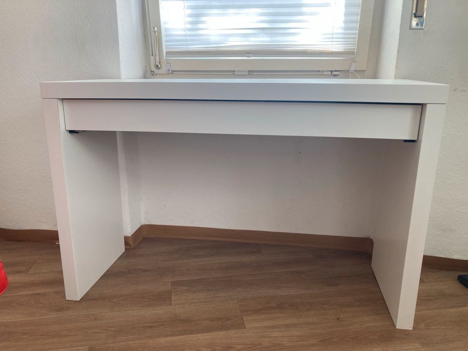 IKEA Schminktisch / Schreibtisch / Garderobe in Stuttgart