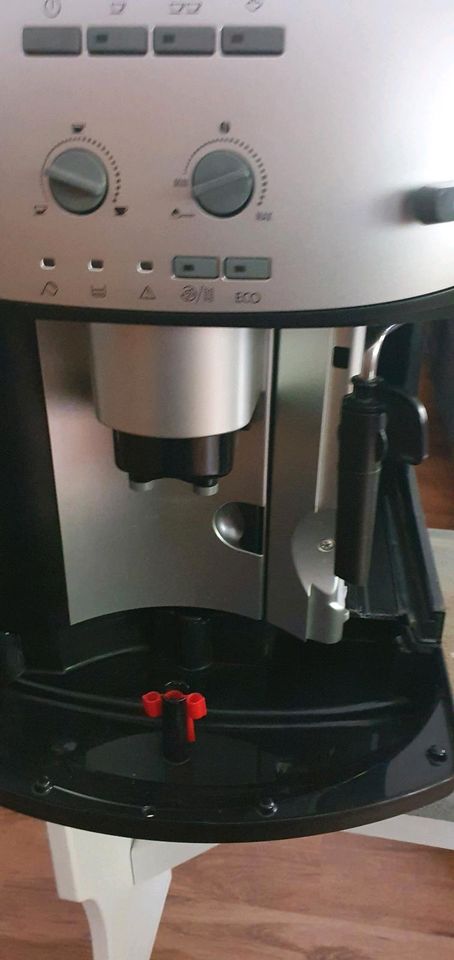 DE'LONGHI CAFE' CORSO Kaffeevollautomat ESAM 2800 silber in Mönchengladbach