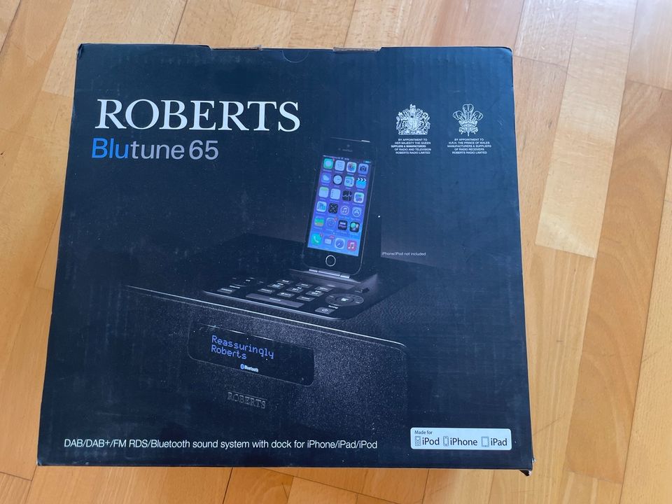 Radiowecker DAB+  Roberts Bluetune 65 dock with Iphone in Rottenburg a.d.Laaber