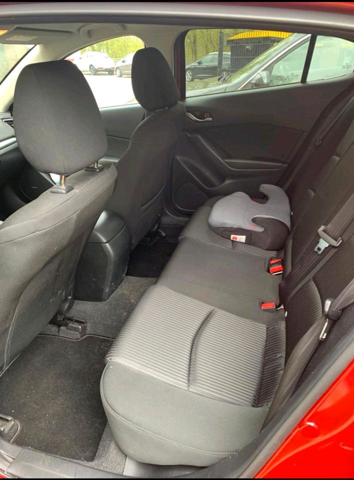 Mazda 3 2015 Motor 2.2  Unfall Fahrzeug in Velbert