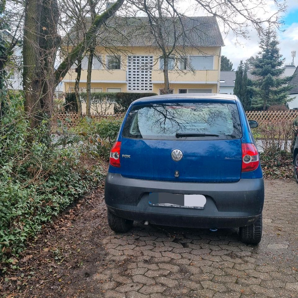 Blauer VW Fox in Bonn