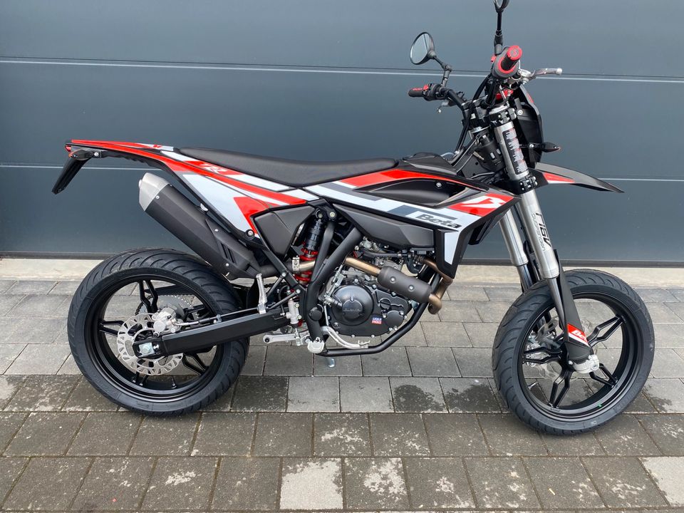 Neufahrzeug Beta RR 125 Motard T Supermoto 2023 sofort lieferbar in Neuching