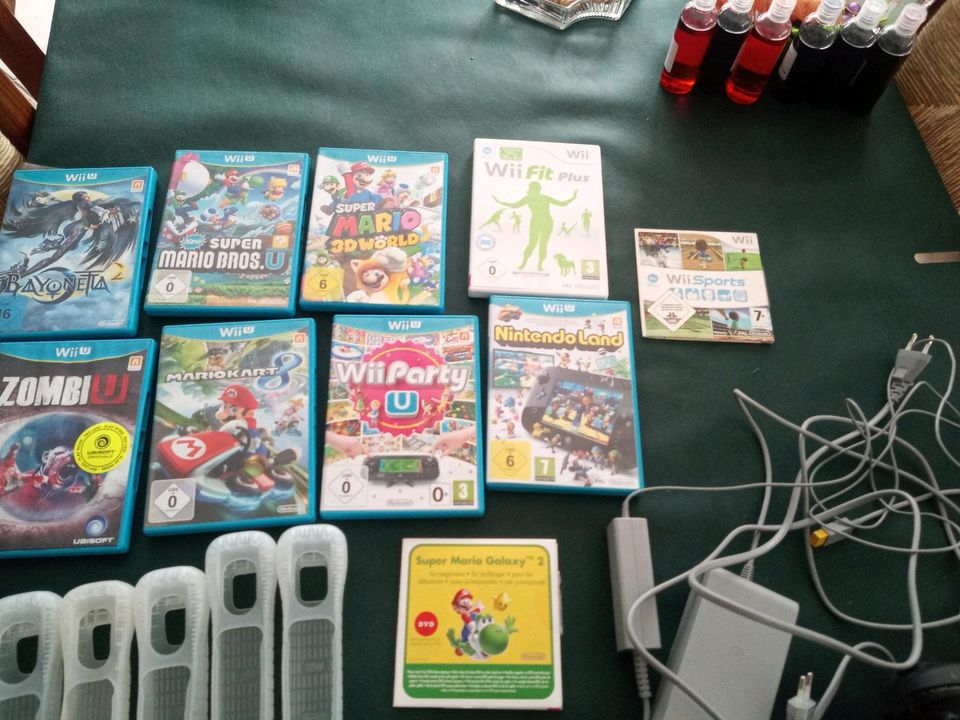 Nintendo Wii U - Konsole mit Spielen, Controllern in Zeuthen