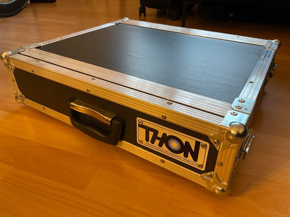 THON 2HE Rack I Super Light in Berlin