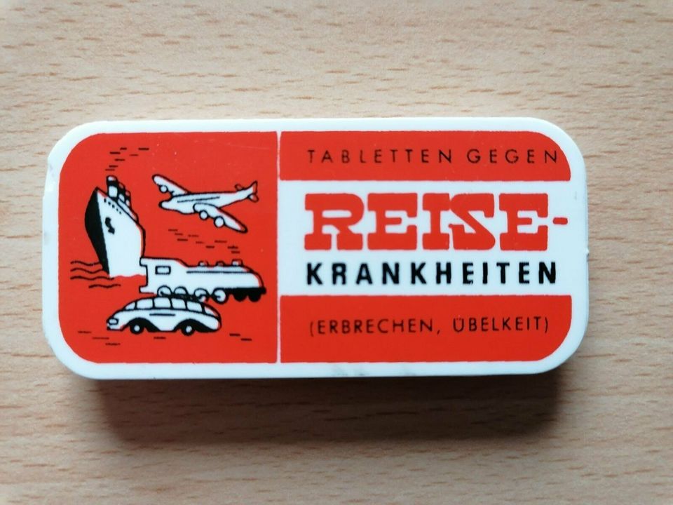 Alte Pillendose Plastik Dose bei Reise-Krankheiten Antik Vintage in Essen