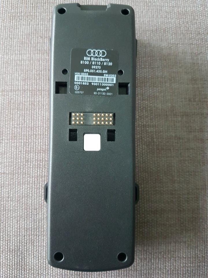 AUDI SKODA Handyadapter Bluetooth Ladeschale f. BlackBerry 8110 in Übersee