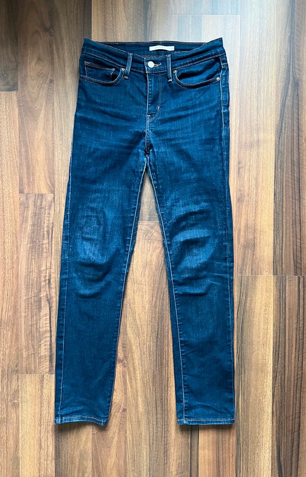 Levi’s Jeans Hose 28W/30L in Frankfurt am Main