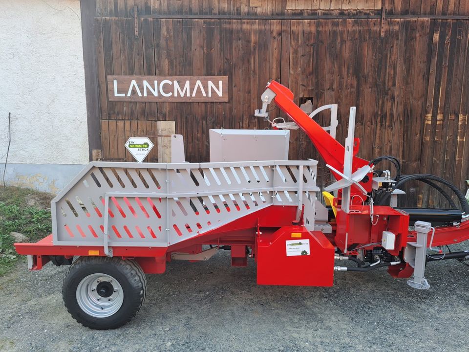 Holzspalter Lancman liegend XLE 32C Xtrm mit Fahrwerk Zapfwelle in Schönsee