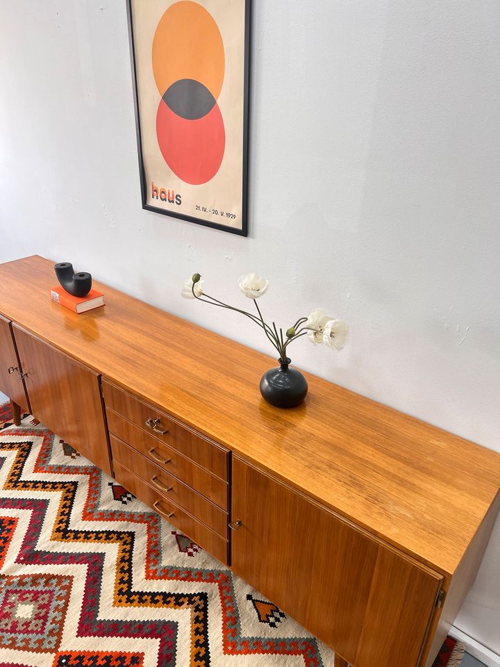 Vintage Sideboard 240cm Nussbaum Mid Century Vintage Anrichte in Hamburg