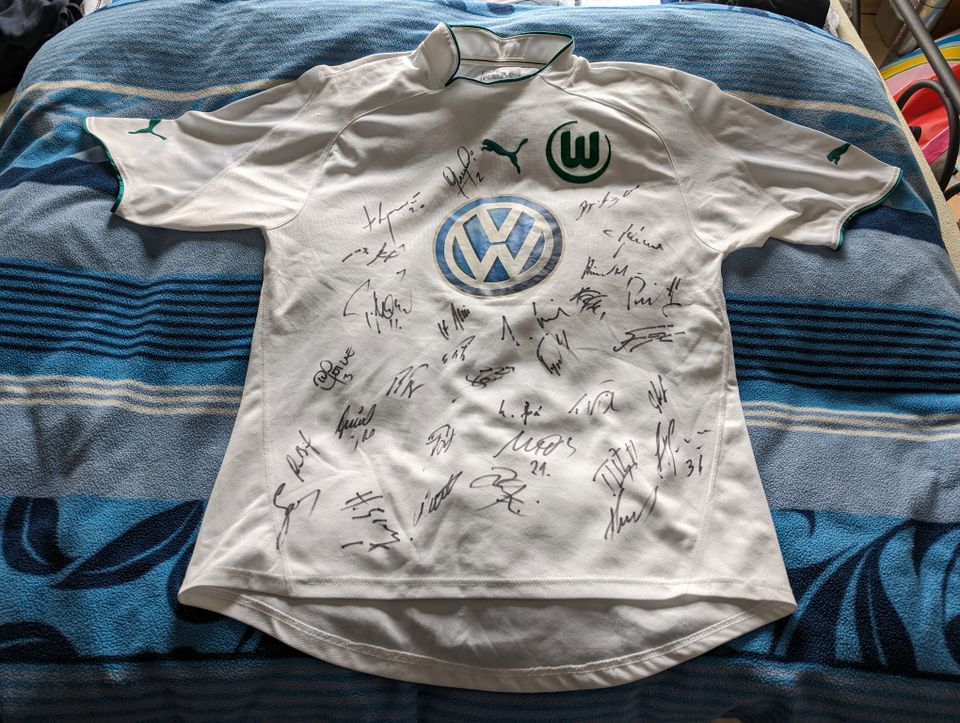 VFL Wolfsburg Trikot Saison 2002/03 Mannschaft signiert neuwertig in Himmelpforten