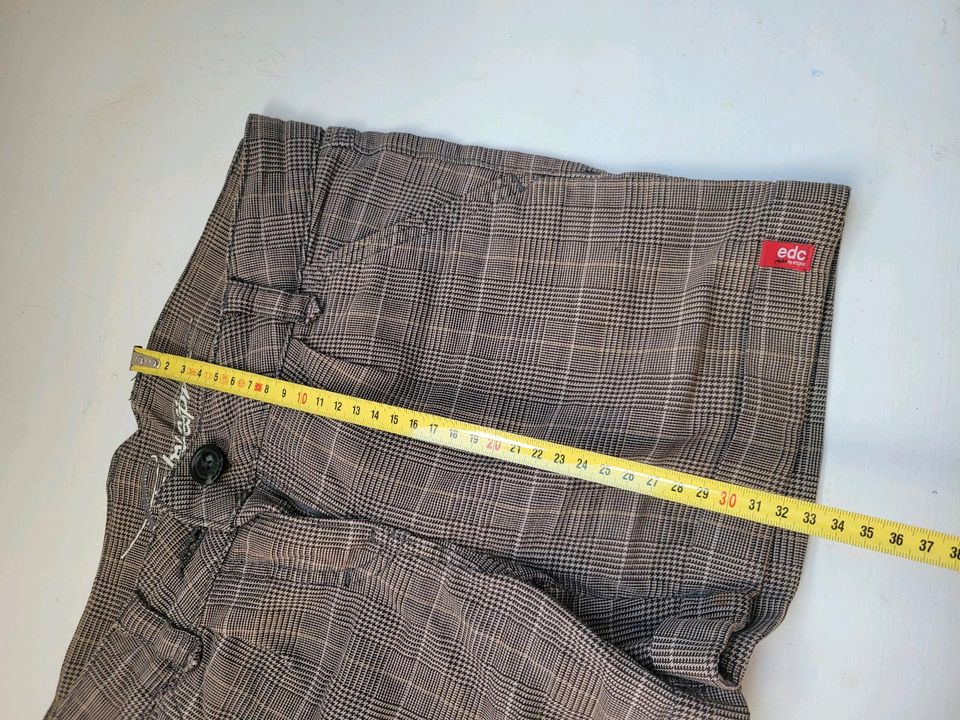 Shorts 158 EDC Esprit kurze Hose braun schwarz kariert sc in Lemgo