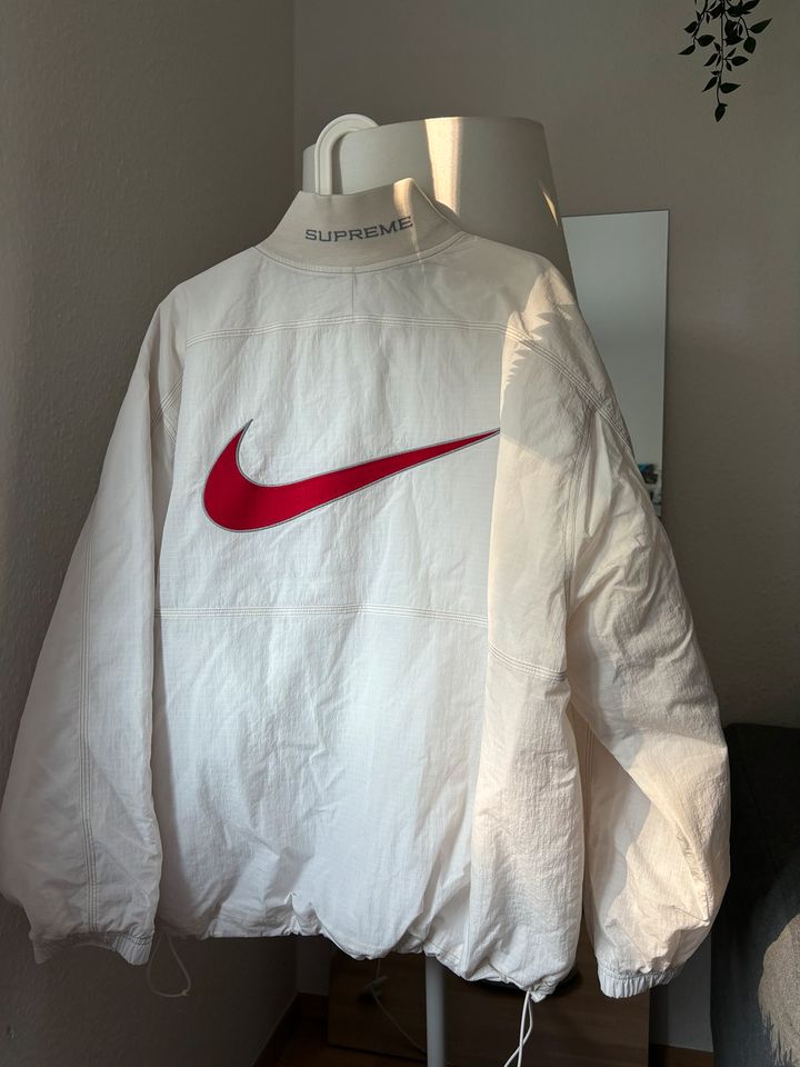 Supreme x Nike Ripstop Pullover - Größe L in Herne