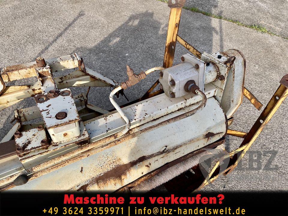 Besen Kehrmaschine Multicar M24 M25 Vorbau Frontanbau Bürste Kehr in Ohrdruf