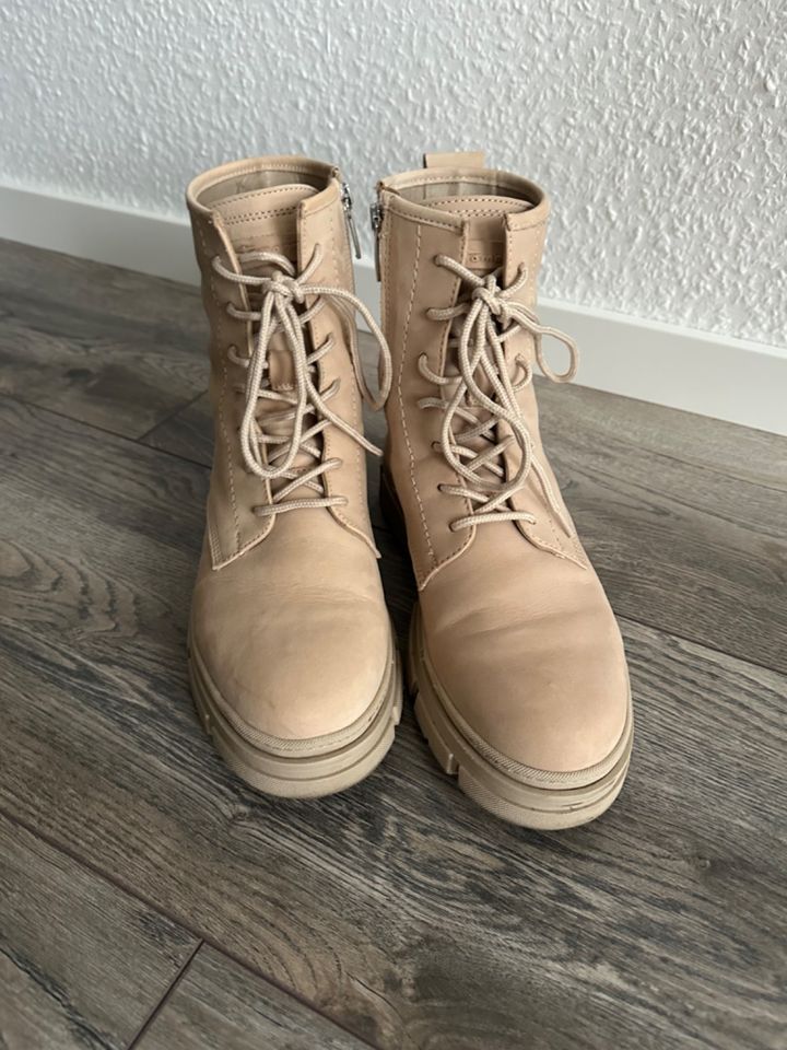 Tamaris Boots Gr. 39 beige in Zeven