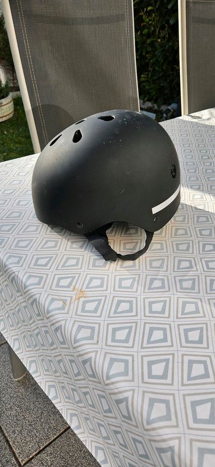 Skater Helm in Mühlacker