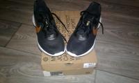Nike Turnschuhe Grösse 44  Sportschuhe Schwarz Brandenburg - Döbern Vorschau