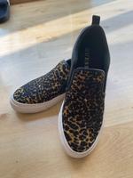 Guess Sneaker im Leo Look Gr.39 Berlin - Lichterfelde Vorschau