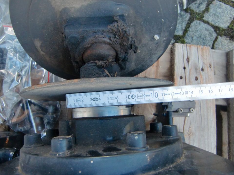 Hydraulische Abstützung Stützen Hydraulikzylinder doppelwirkend in Mahlow