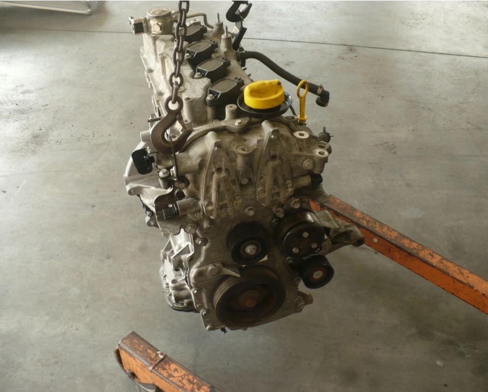 Motor 1.2 TCE H5F 404 H5F404 RENAULT SCENIC III 29TKM UNKOMPLETT in Berlin