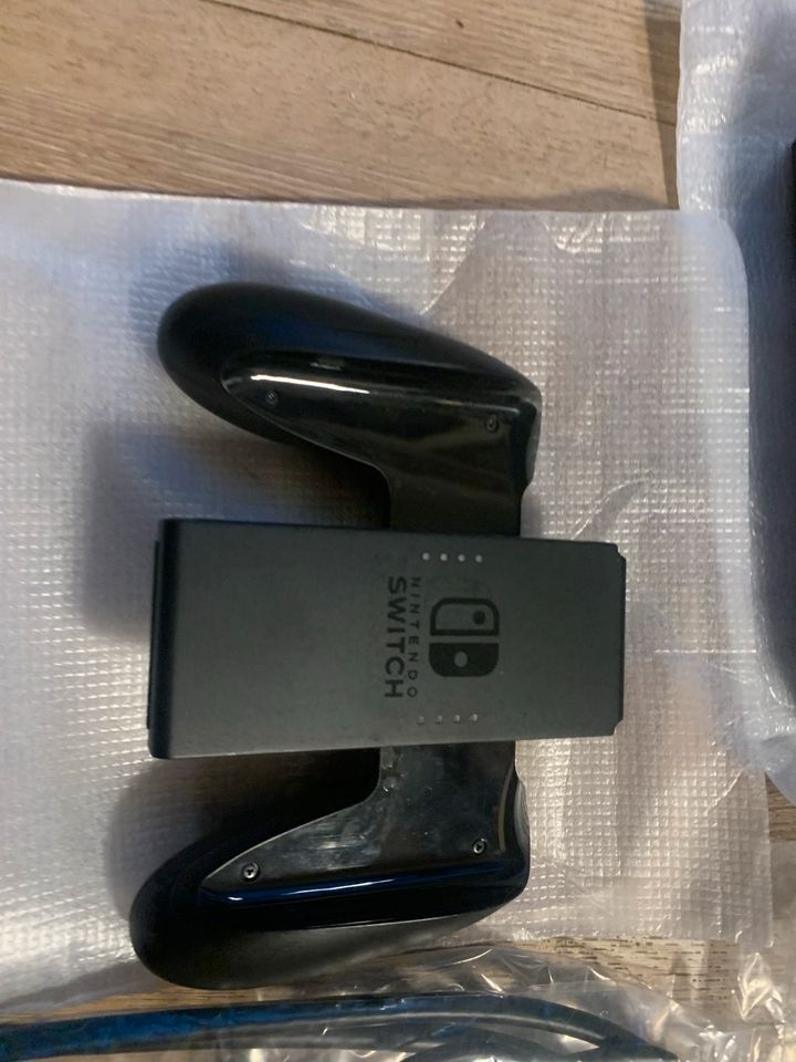 Nintendo Switch mit tasche und spiele in Bergkamen