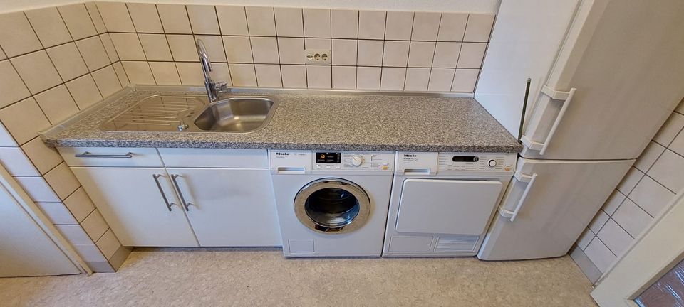 Einbauküche zusammen mit Waschmaschine in Saarbrücken