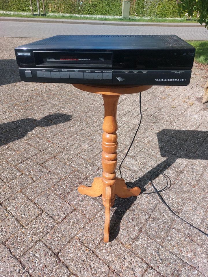 VHS, Videorecorder, Telefunken, in Emden