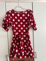 Rotes Kleid mit weißen Punkten Nordrhein-Westfalen - Hagen Vorschau