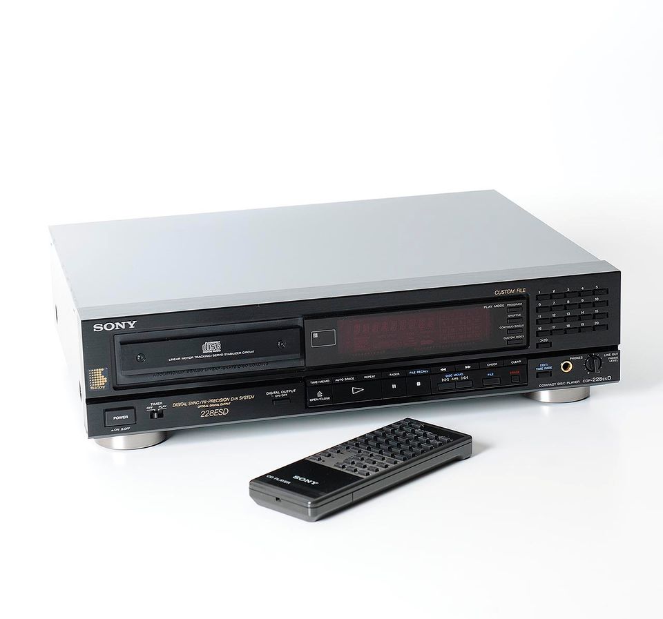 Sony CDP-228 ESD CD-Player in Niederzissen