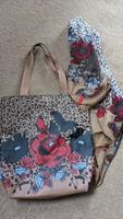 Tuch Schal von Esprit mit passender Tasche gl. Muster Bayern - Erlangen Vorschau