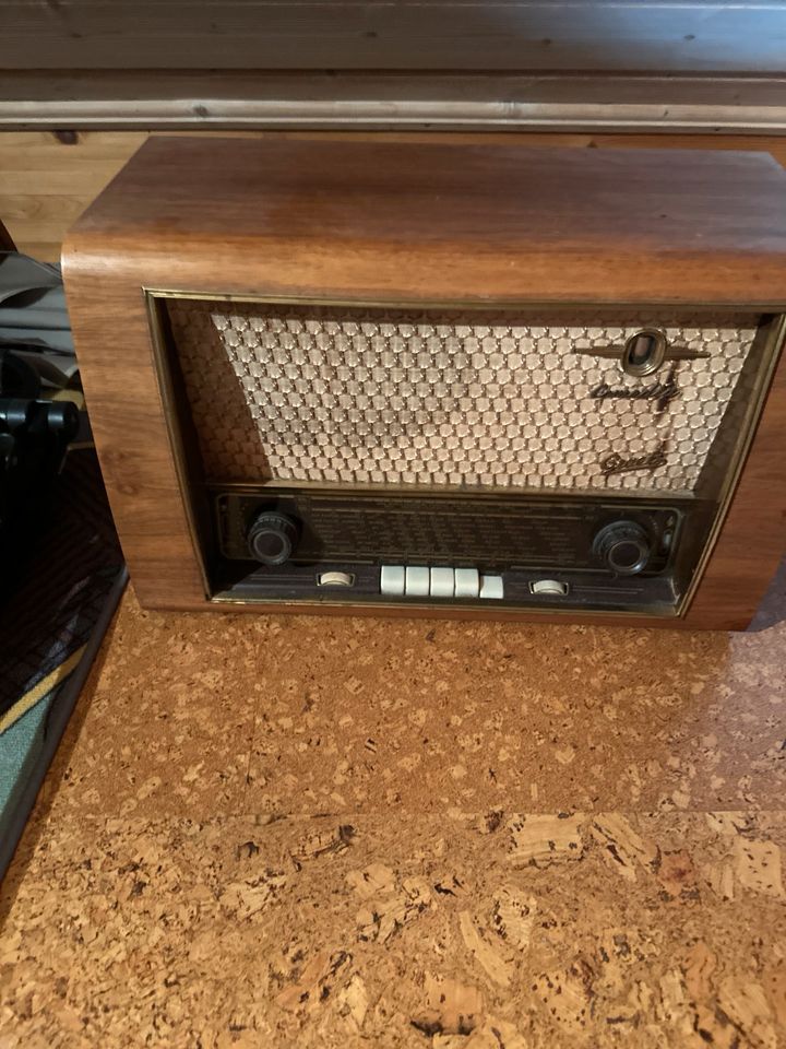 Antik Radio in Deckenpfronn