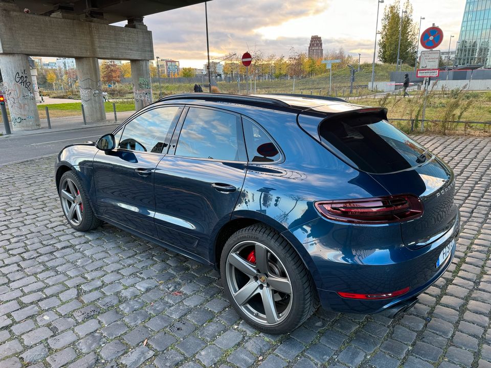 Porsche Macan Turbo sehr gute Ausstattung in Frankfurt am Main