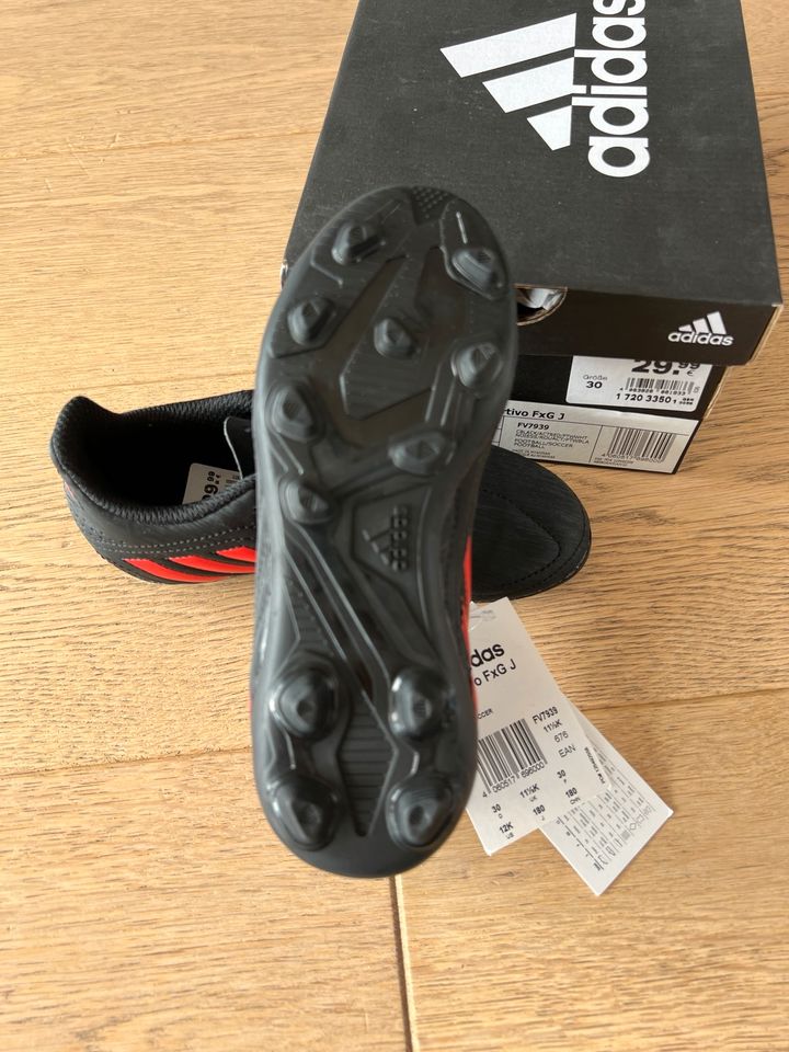 *NEU* Fußballschuhe mit Stollen Größe 30 in Marktoberdorf