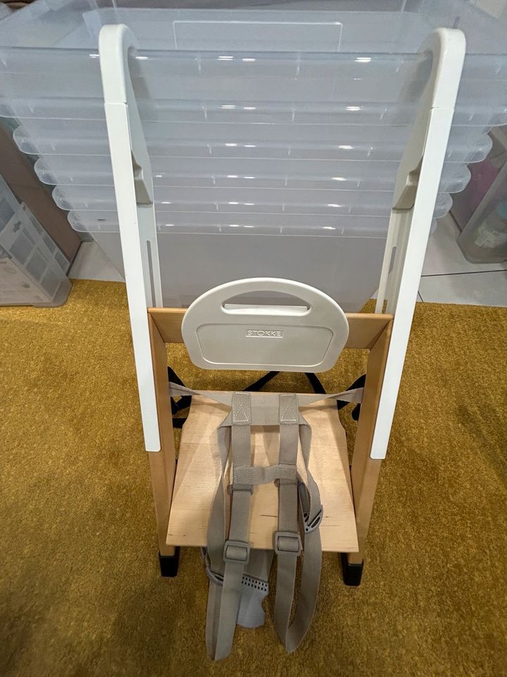 Stokke Handy Sitt Whithe (Sitzerhöhung für Stuhl) in Remscheid