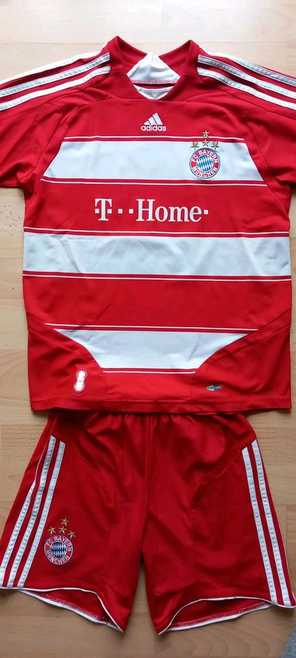 Trikot Bayern München  Größe 152 in Haßloch