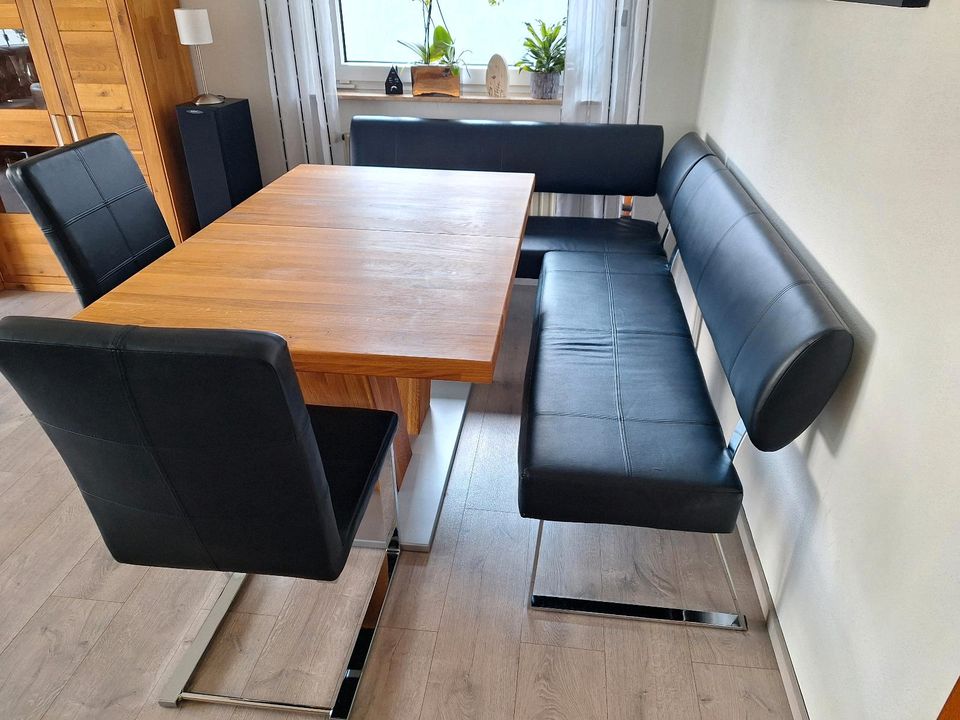 Eckbank mit 2 Stühlen ohne Tisch in Schwerte