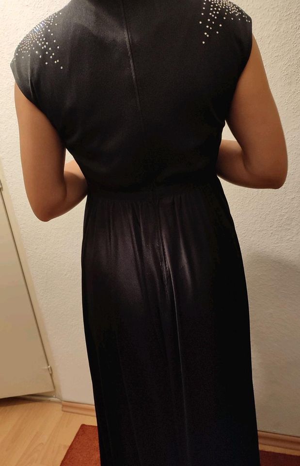 Schwarzes Ballkleid/Abendkleid mit Strasssteinen, bodenlang in Bonn