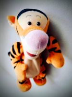 Tigger 30cm hüpft lacht Batterie Plüsch Kuscheltier Winnie Pooh Dresden - Strehlen Vorschau