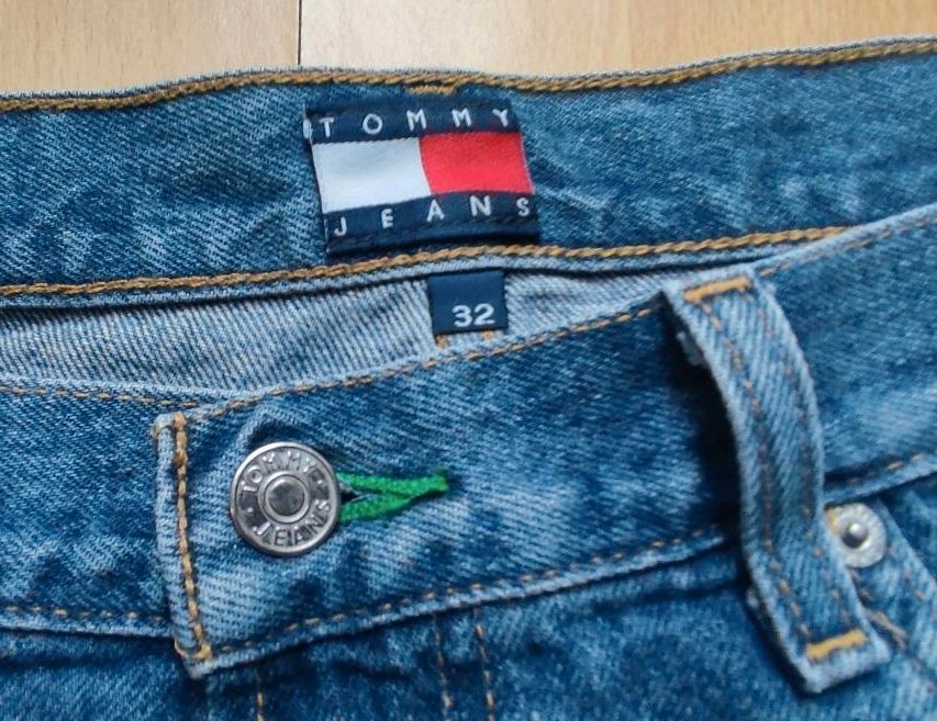 Vintage 90er Tommy Hilfiger Shorts Größe 32 in Berlin
