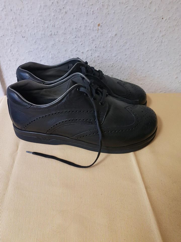 Bär Schuhe wie neu kaum getragen gr 8 in Bad Hersfeld