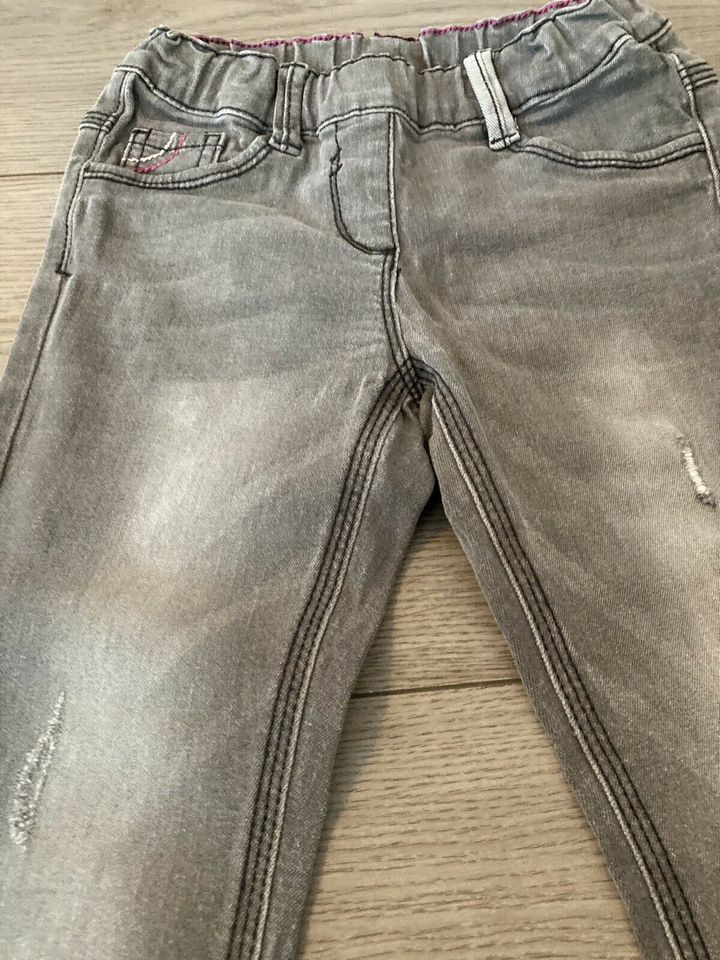 Coole s. Oliver Jeans Mädchen, gut erhalten! in Burgdorf