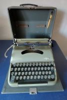 Groma Schreibmaschine mit Koffer Berlin - Charlottenburg Vorschau